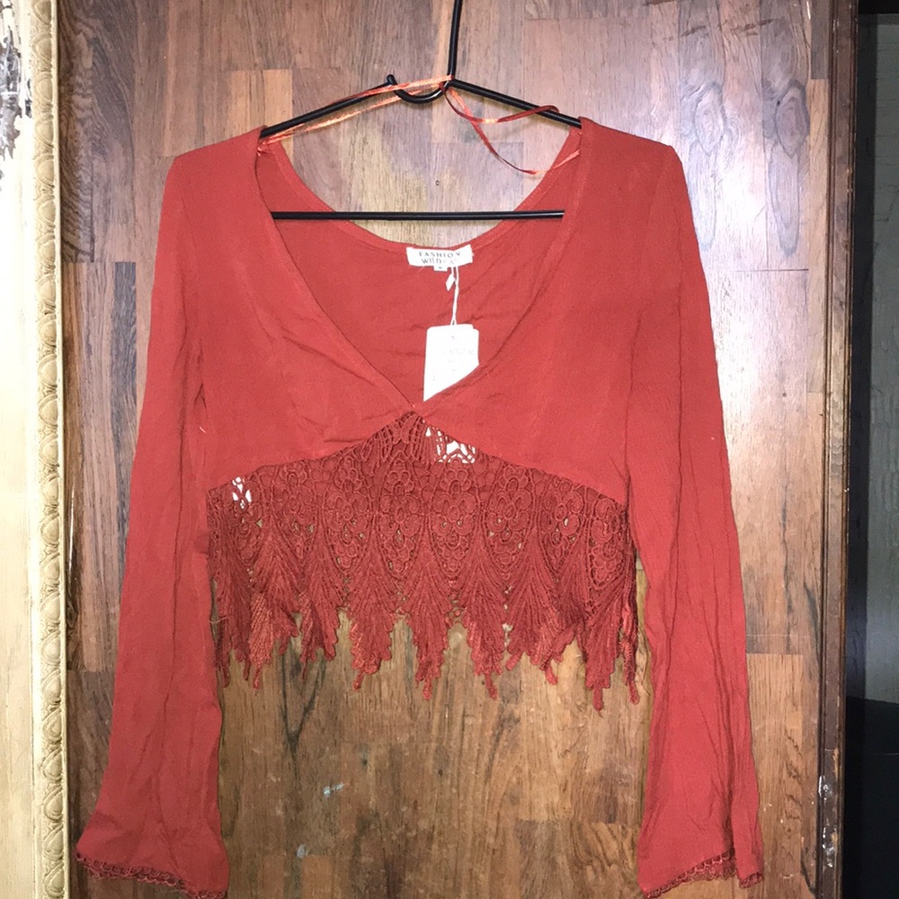 Crop top with price tag